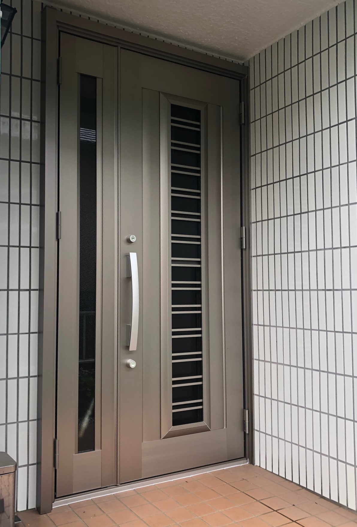入間市 玄関ドア交換 彩風ドアで換気の良い玄関へ 入間市 玄関ドア交換 彩風ドアで換気の良い玄関へ
