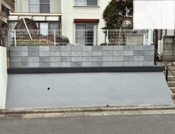 入間市　エクステリアリフォーム　土圧で傾いたブロック塀の修復＆擁壁修復　お家全体の見栄えもアップ